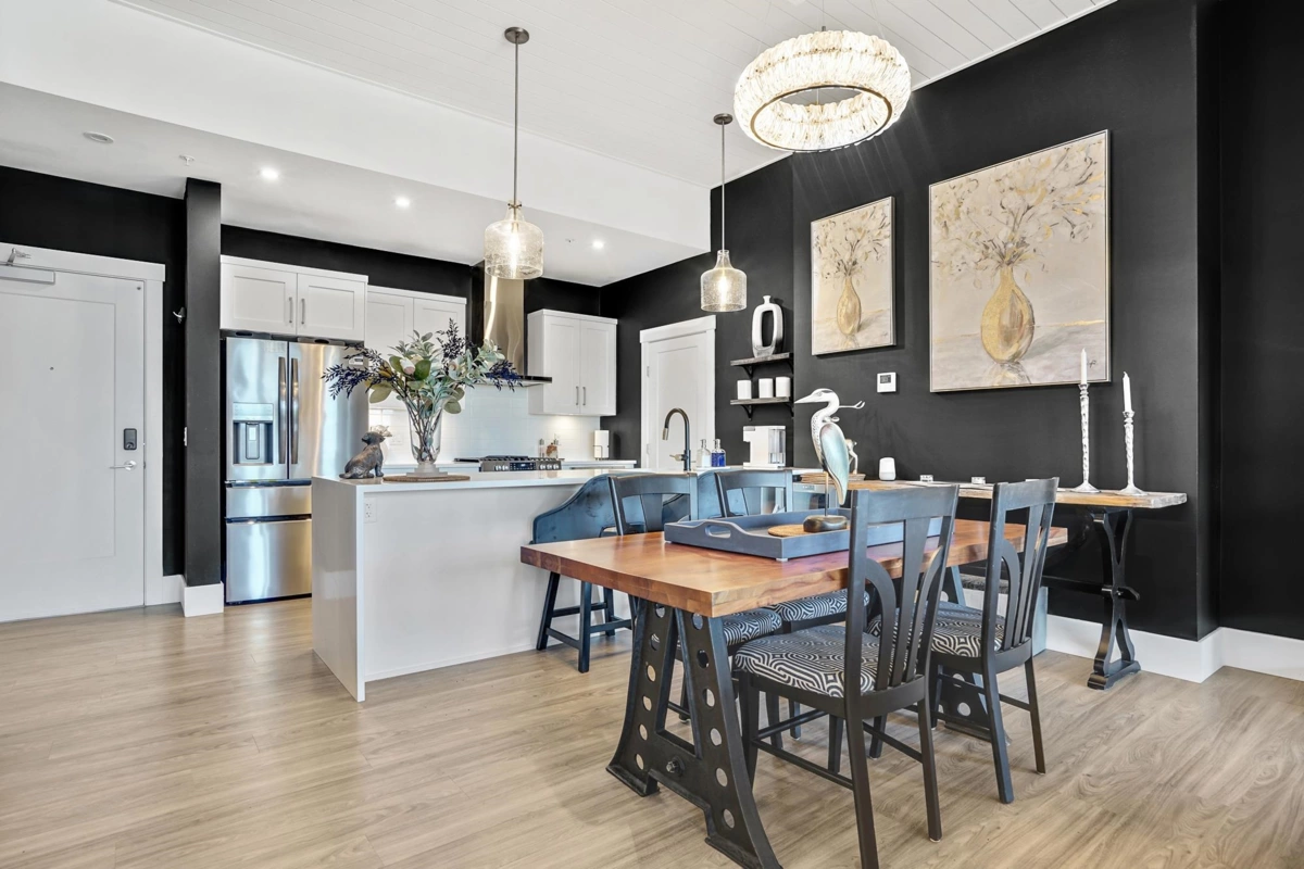 Kitchen Island Photo of 507 45745 Watson Road, Chilliwack, BC
