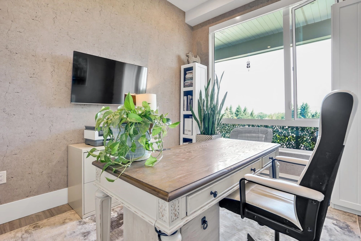 Mudroom Photo of 507 45745 Watson Road, Chilliwack, BC