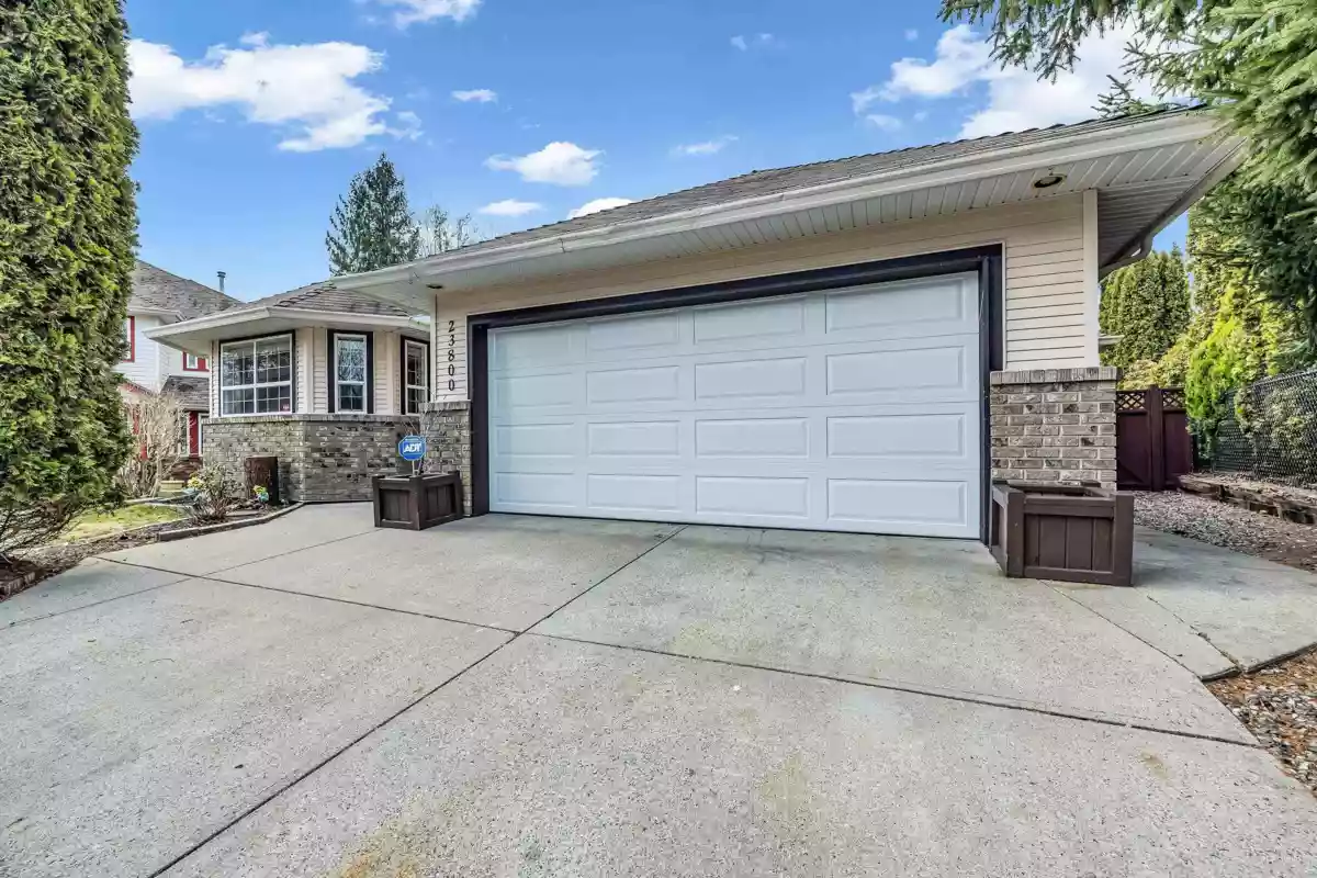 Exterior Front Photo of 23800 122 Avenue, Maple Ridge, BC