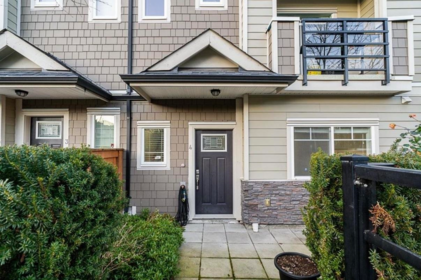 Powder Room Photo of 4 14285 64 Avenue, Surrey, BC