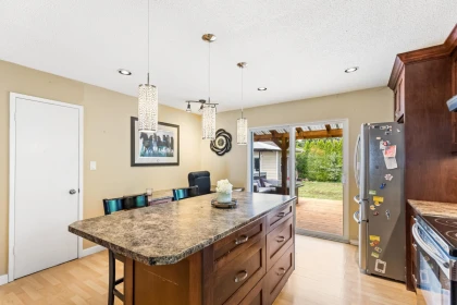21665 Howison Avenue, Maple Ridge, BC, Maple Ridge — Single Family Residence for sale