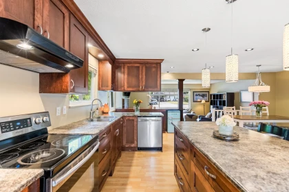 21665 Howison Avenue, Maple Ridge, BC, Maple Ridge — Single Family Residence for sale
