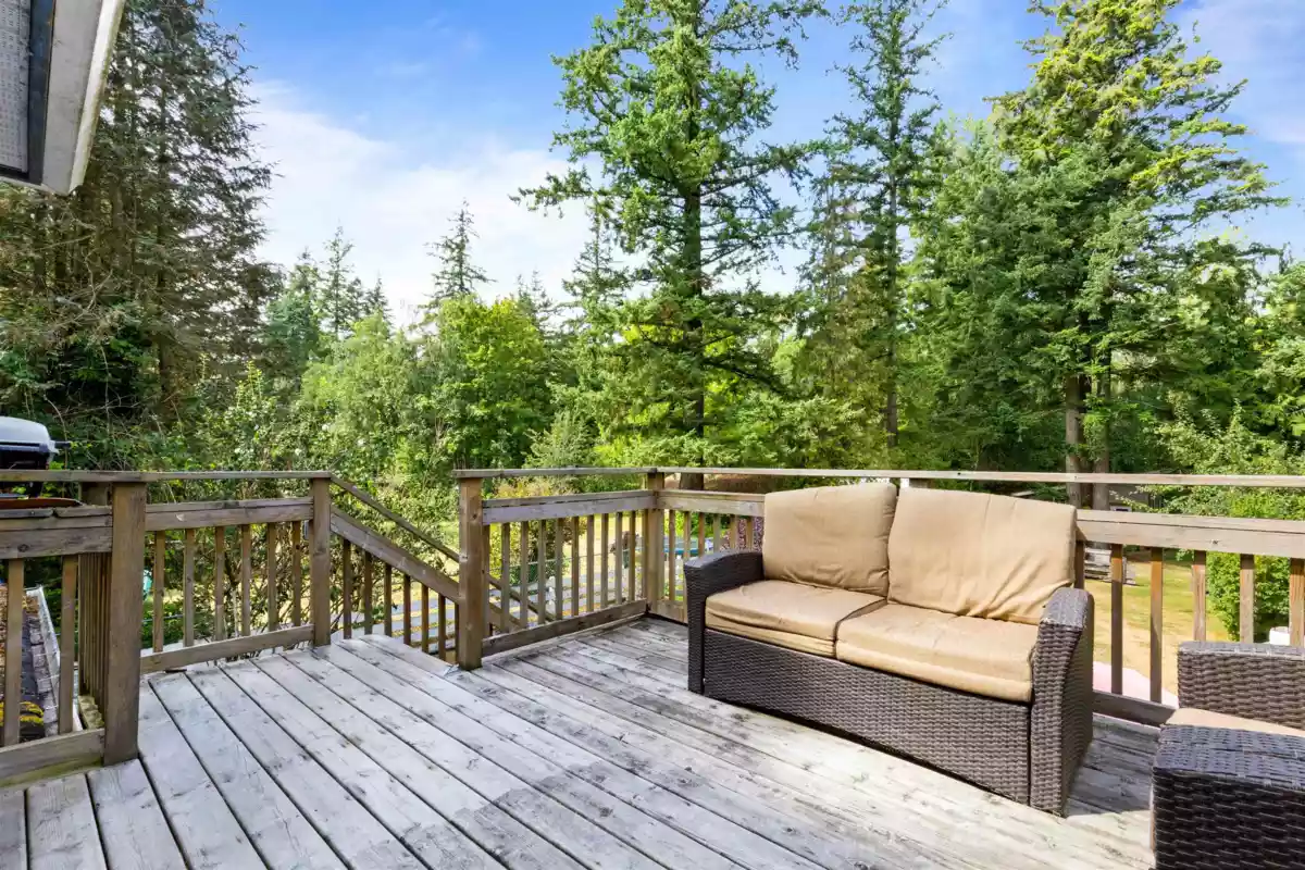 Family Room Photo of 17791 20 Avenue, Surrey, BC