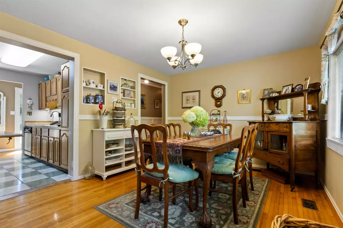 Garage Interior Photo of 17791 20 Avenue, Surrey, BC
