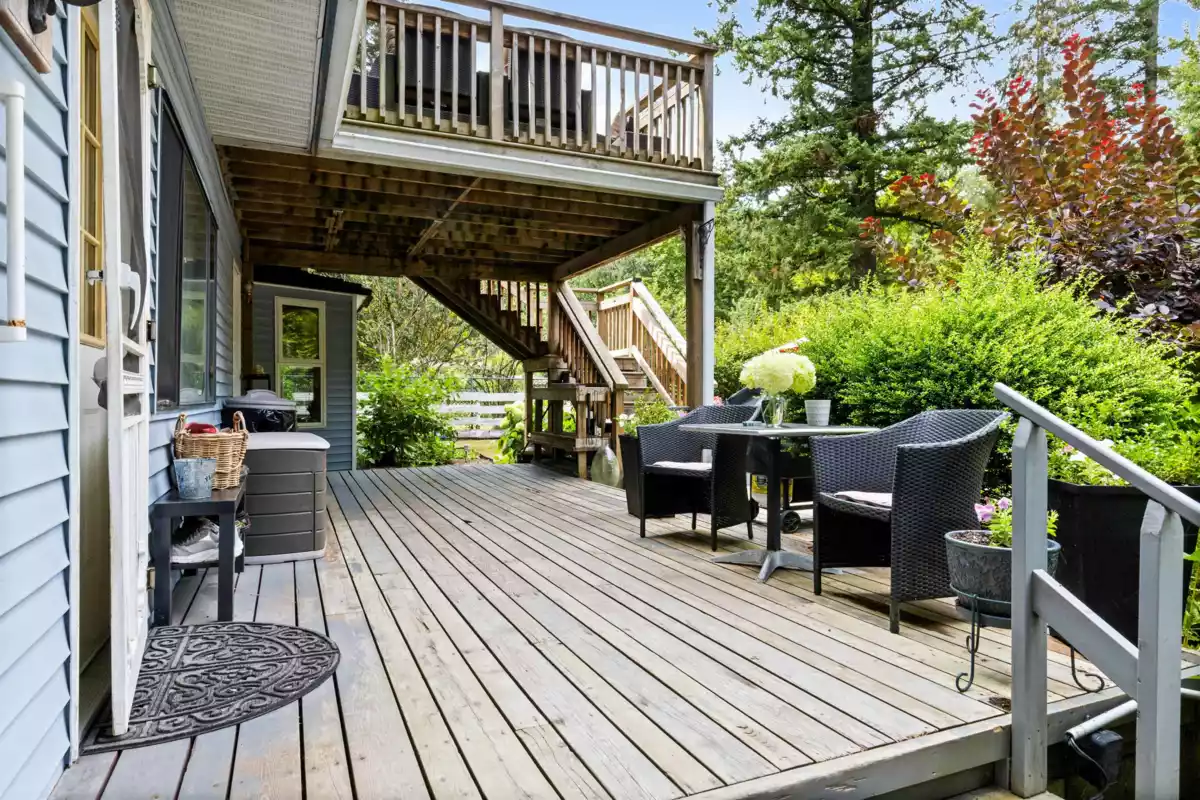 Living Room Photo of 17791 20 Avenue, Surrey, BC