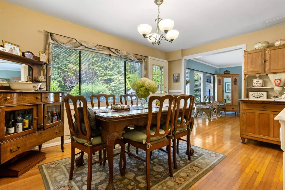 Staircase Photo of 17791 20 Avenue, Surrey, BC