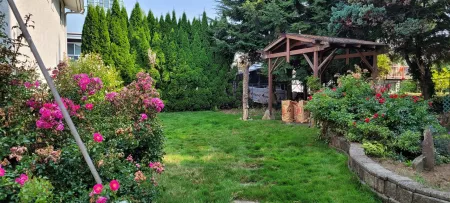 Front Yard Photo of 32678 Bevan Avenue, Abbotsford, BC