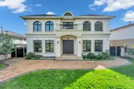 6680 Winch Street, Burnaby, BC