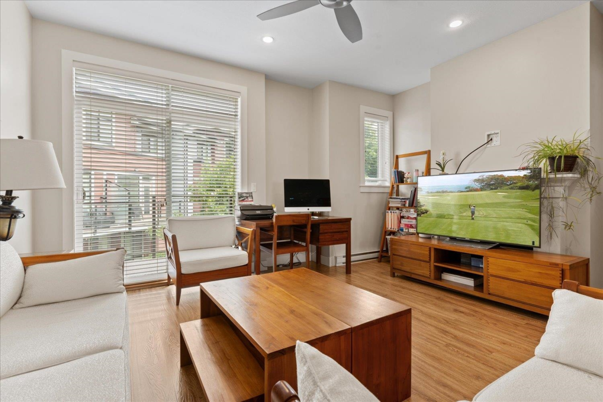 Breakfast Nook Photo of 23 45615 Tamihi Way, Chilliwack, BC