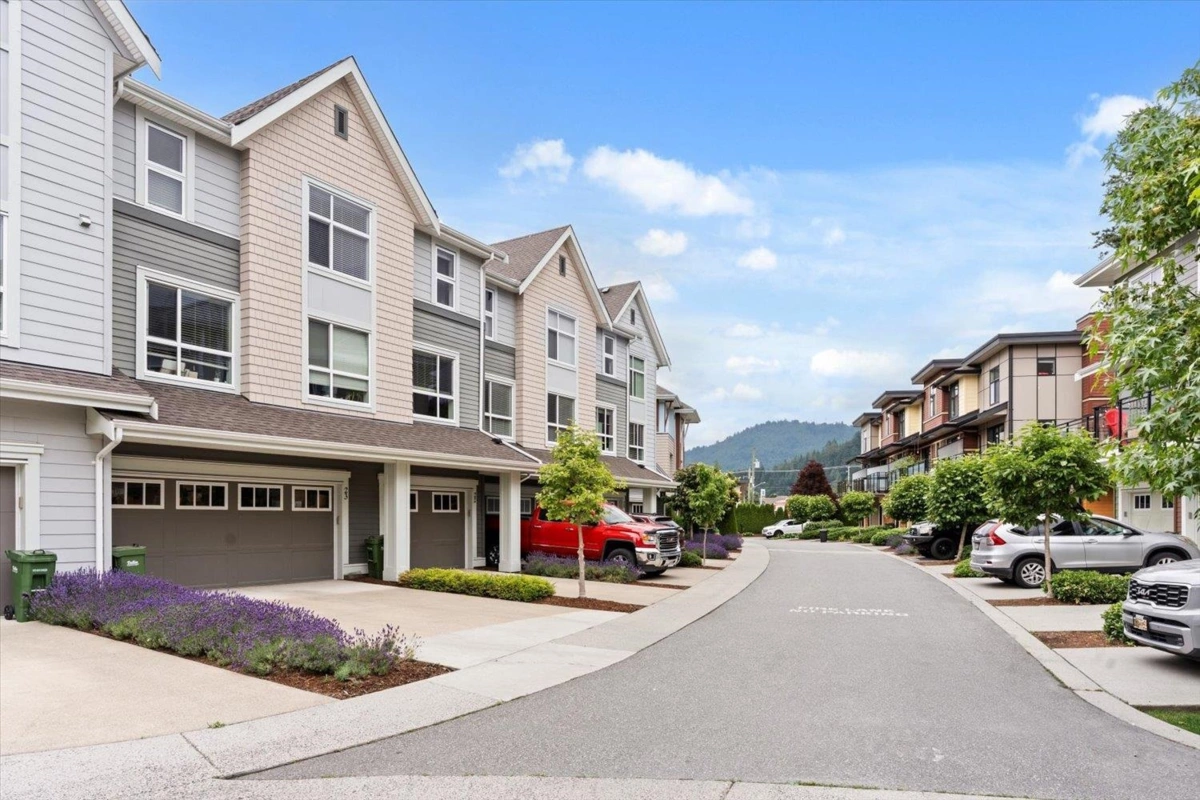 Outdoor Deck Photo of 23 45615 Tamihi Way, Chilliwack, BC
