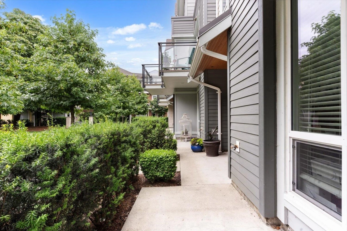 Staircase Photo of 23 45615 Tamihi Way, Chilliwack, BC