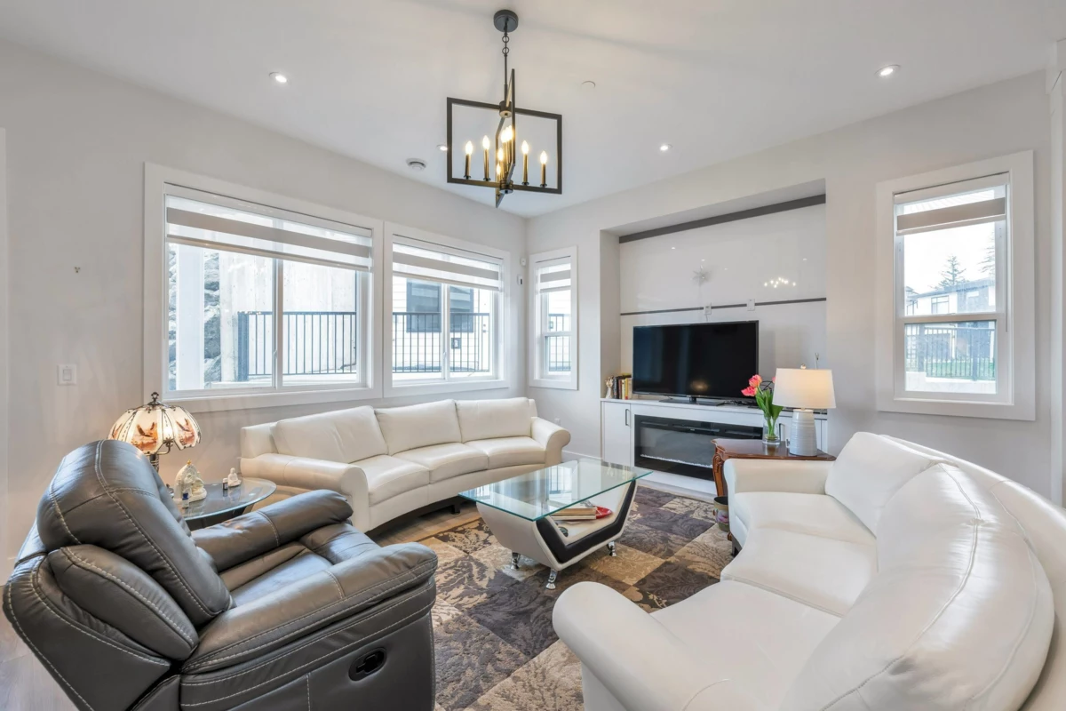 Exterior Front Photo of 46077 Crestview Drive, Chilliwack, BC