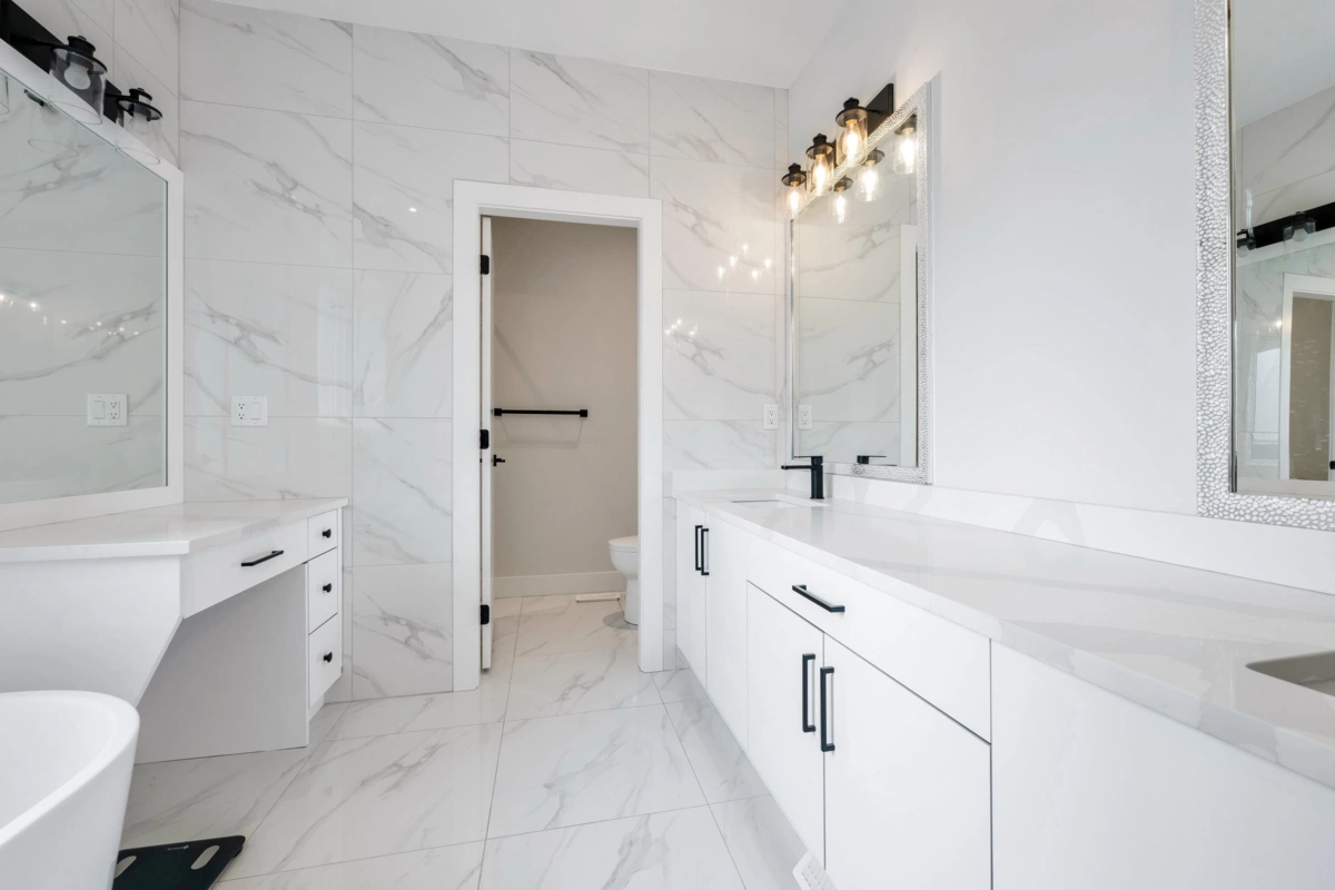 Kitchen Island Photo of 46077 Crestview Drive, Chilliwack, BC