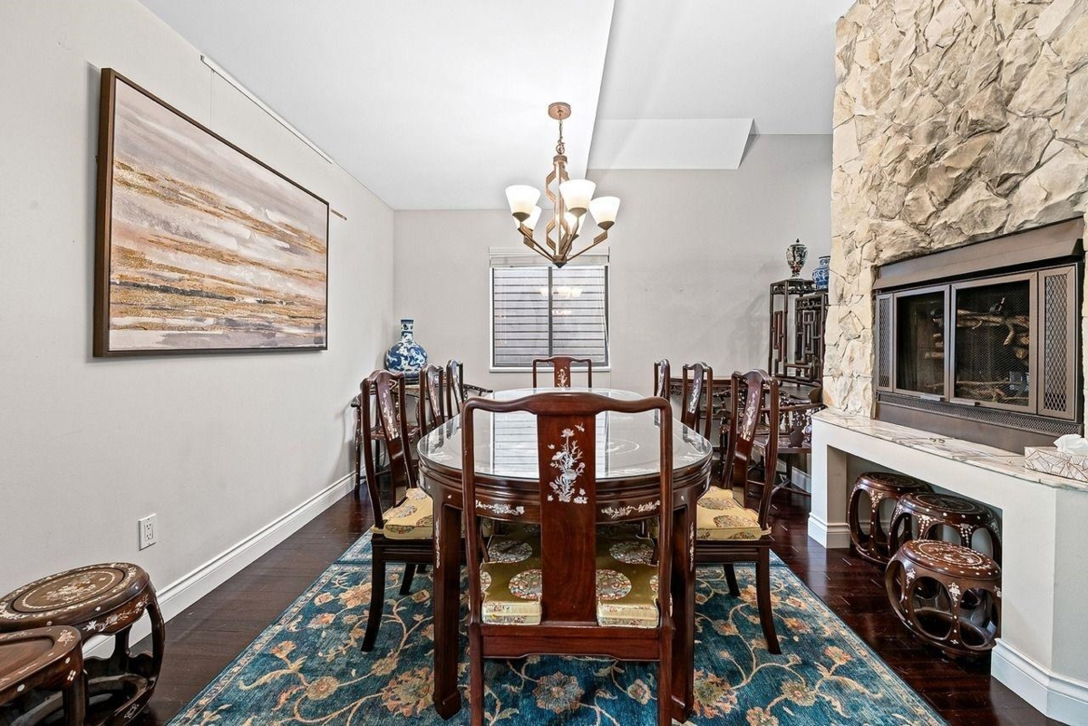 Mudroom Photo of 3435 St. Georges Avenue, North Vancouver, BC