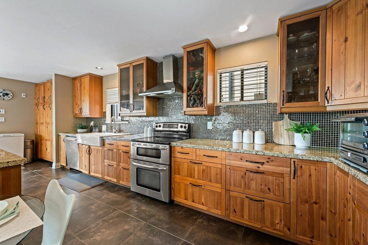 Primary Bathroom Photo of 3435 St. Georges Avenue, North Vancouver, BC