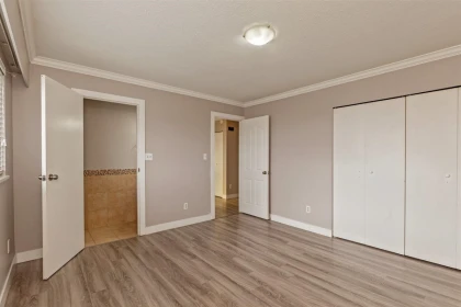 Walk-In Closet Photo of 31511 Marshall Road, Abbotsford, BC