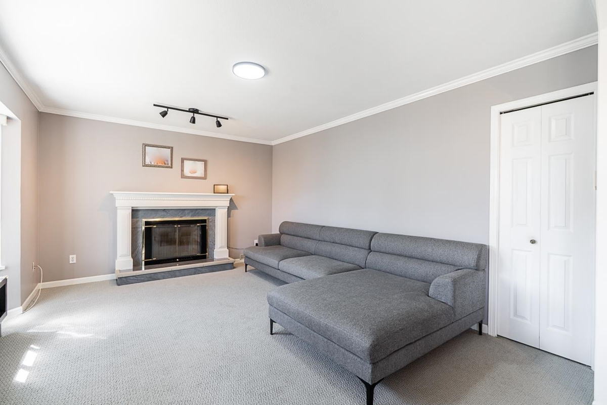 Basement Recreation Room Photo of 10288 Hall Avenue, Richmond, BC