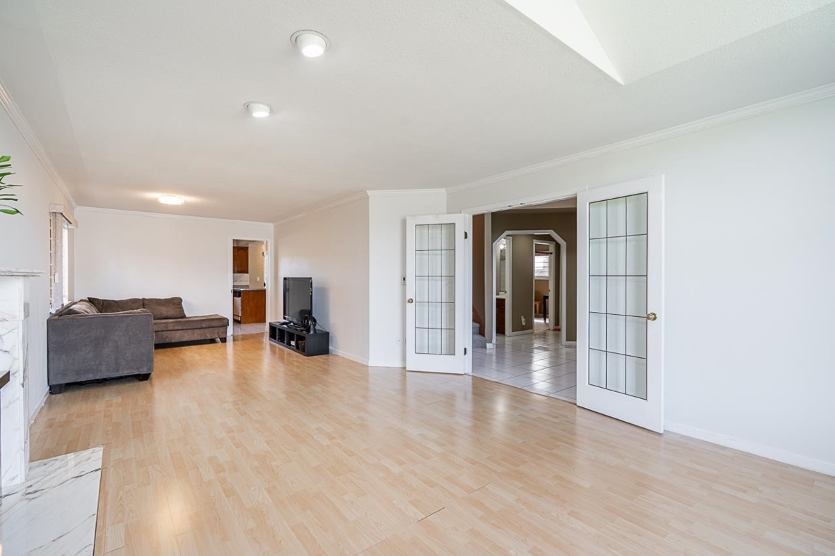 Kitchen Photo of 10288 Hall Avenue, Richmond, BC