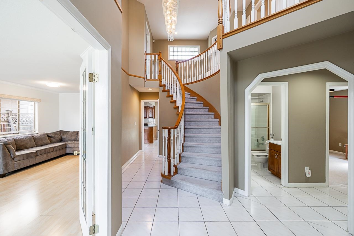 Living Room Photo of 10288 Hall Avenue, Richmond, BC