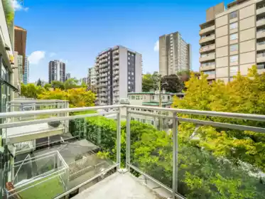 302 1688 Robson Street, Vancouver, BC, Vancouver — Apartment/Condo for sale