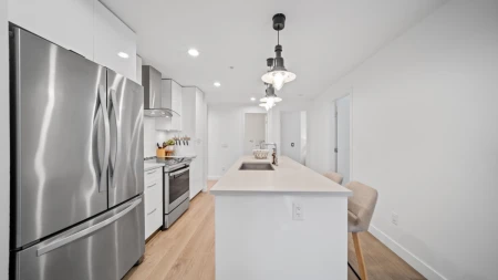 204 719 W 3rd Street, North Vancouver, BC, North Vancouver — Apartment/Condo for sale