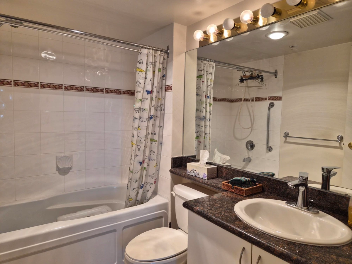 Bedroom 2 Photo of 1506 6611 Cooney Road, Richmond, BC