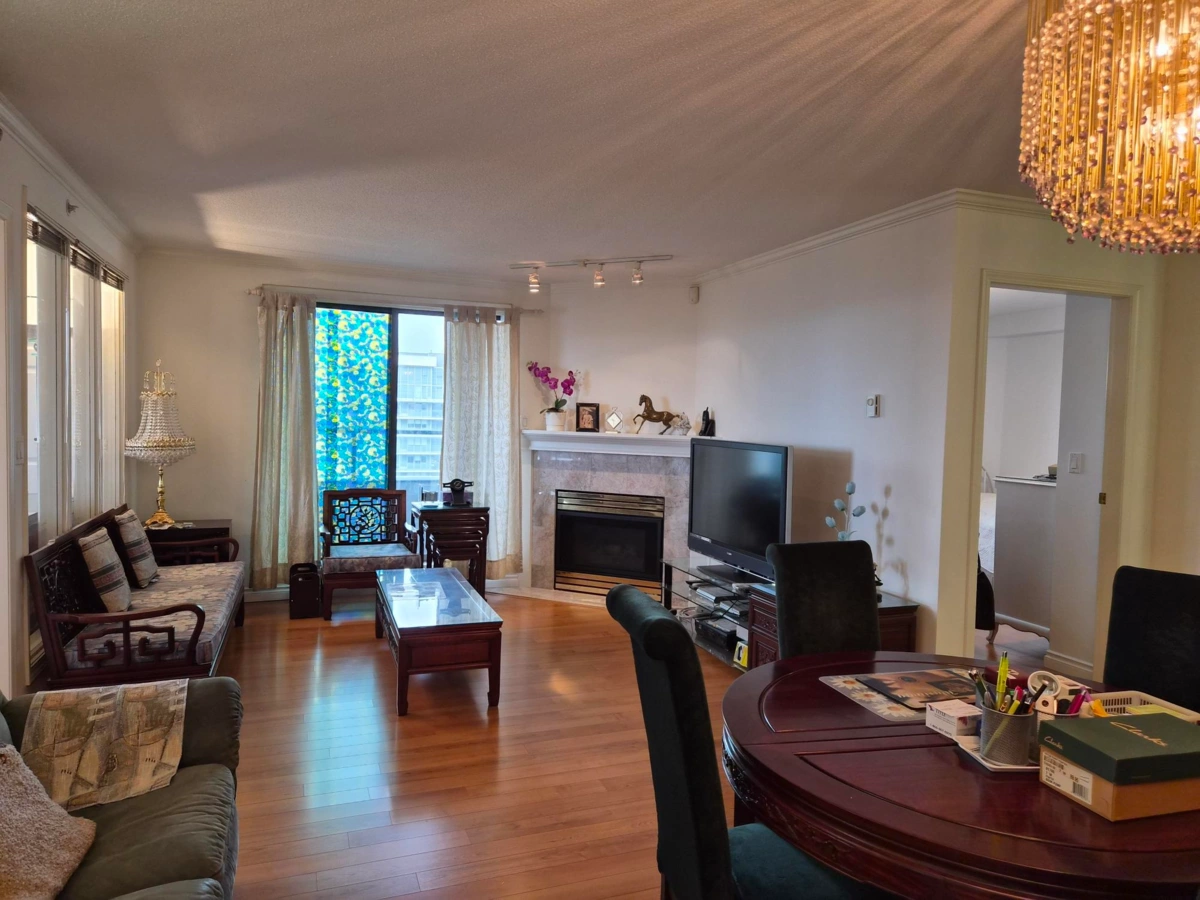 Bedroom 3 Photo of 1506 6611 Cooney Road, Richmond, BC