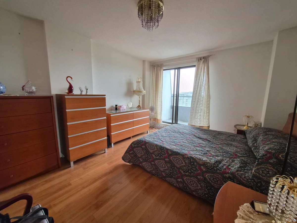 Breakfast Nook Photo of 1506 6611 Cooney Road, Richmond, BC