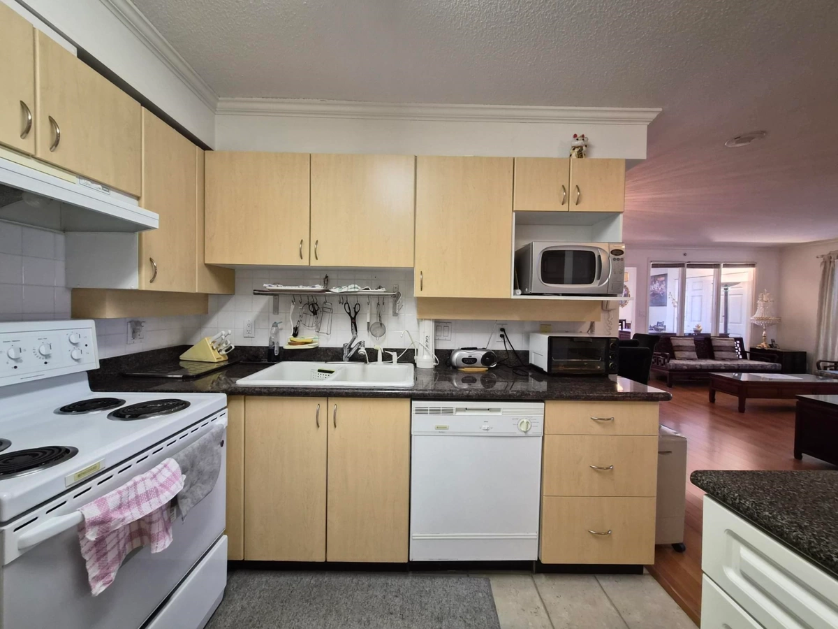 Dining Area Photo of 1506 6611 Cooney Road, Richmond, BC