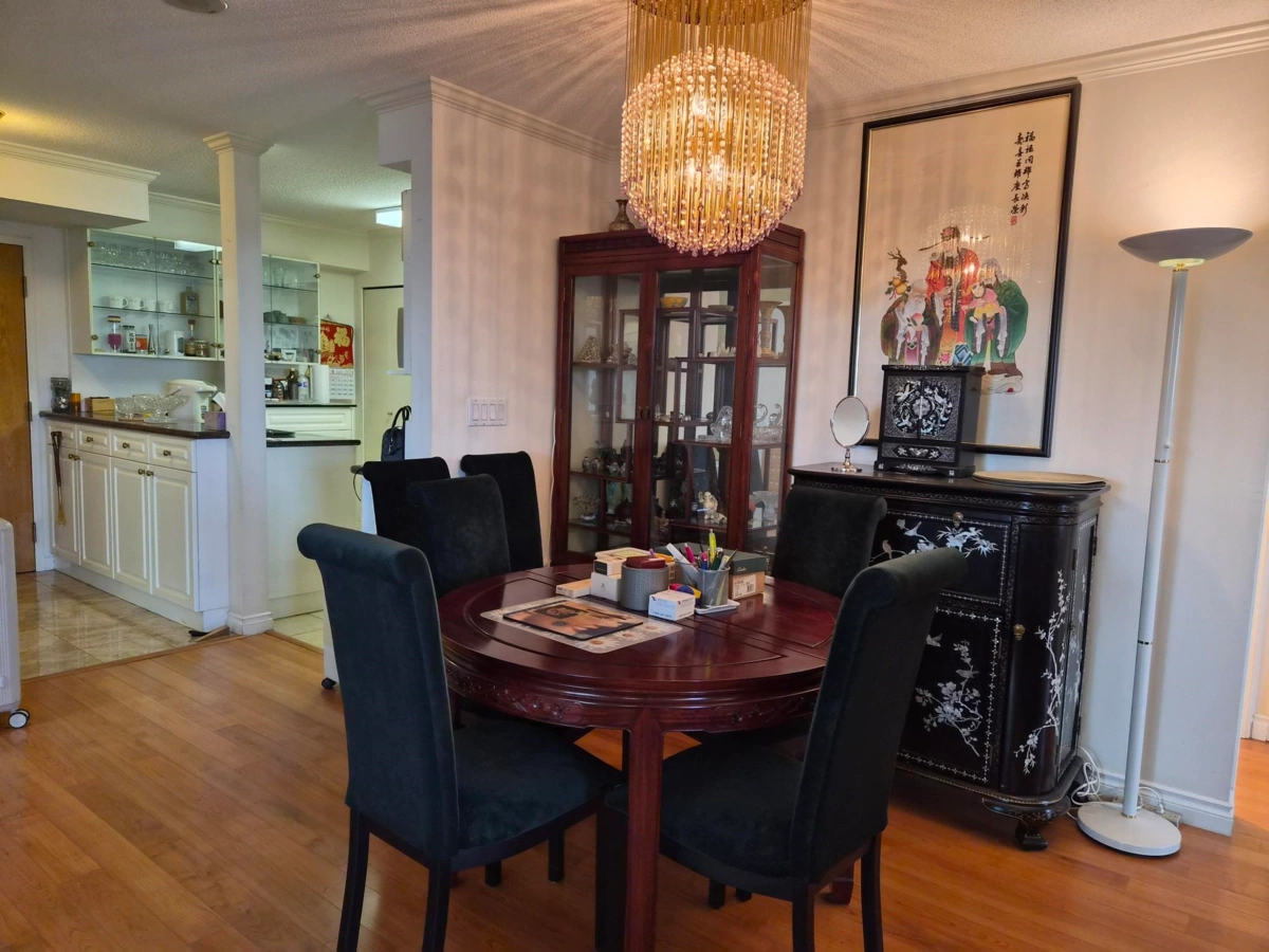 Family Room Photo of 1506 6611 Cooney Road, Richmond, BC