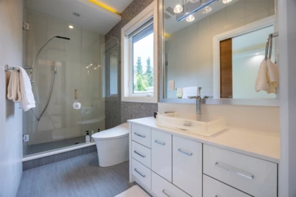 Fitness Center Photo Near 5111 Harbour View Road, Burnaby, BC