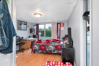 Bedroom 3 Photo of 28 8220 King George Boulevard, Surrey, BC