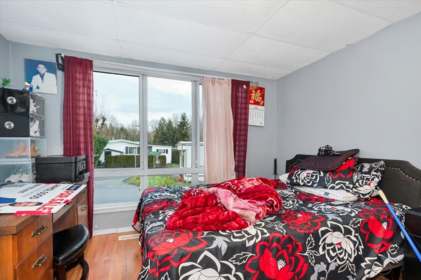 Guest Bathroom Photo of 28 8220 King George Boulevard, Surrey, BC