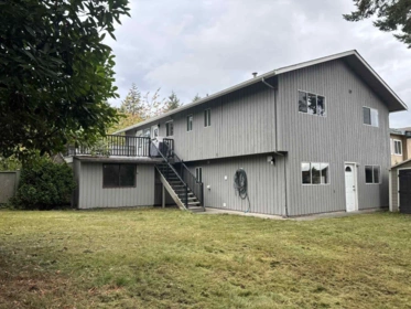 Loft / Bonus Room Photo of 350 52a Street, Delta, BC