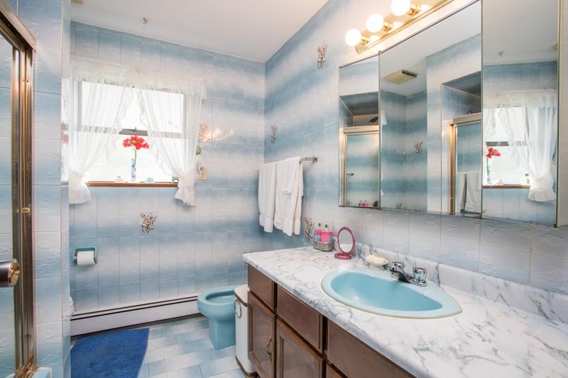 Bedroom 3 Photo of 635 E Keith Road, North Vancouver, BC