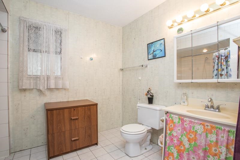 Laundry Room Photo of 635 E Keith Road, North Vancouver, BC