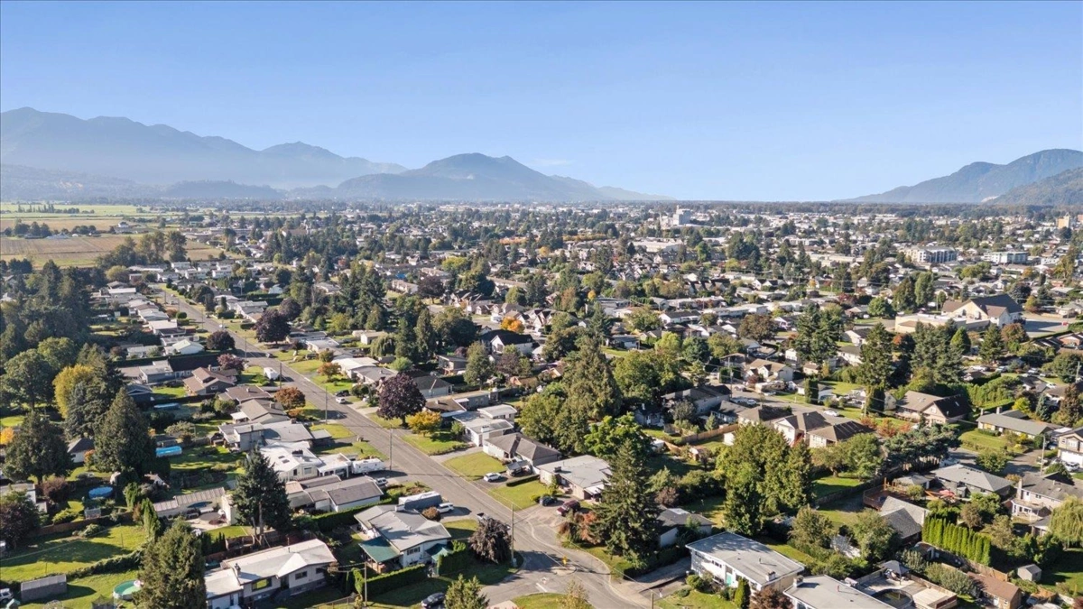 Backyard Photo of 9395 Carleton Street, Chilliwack, BC