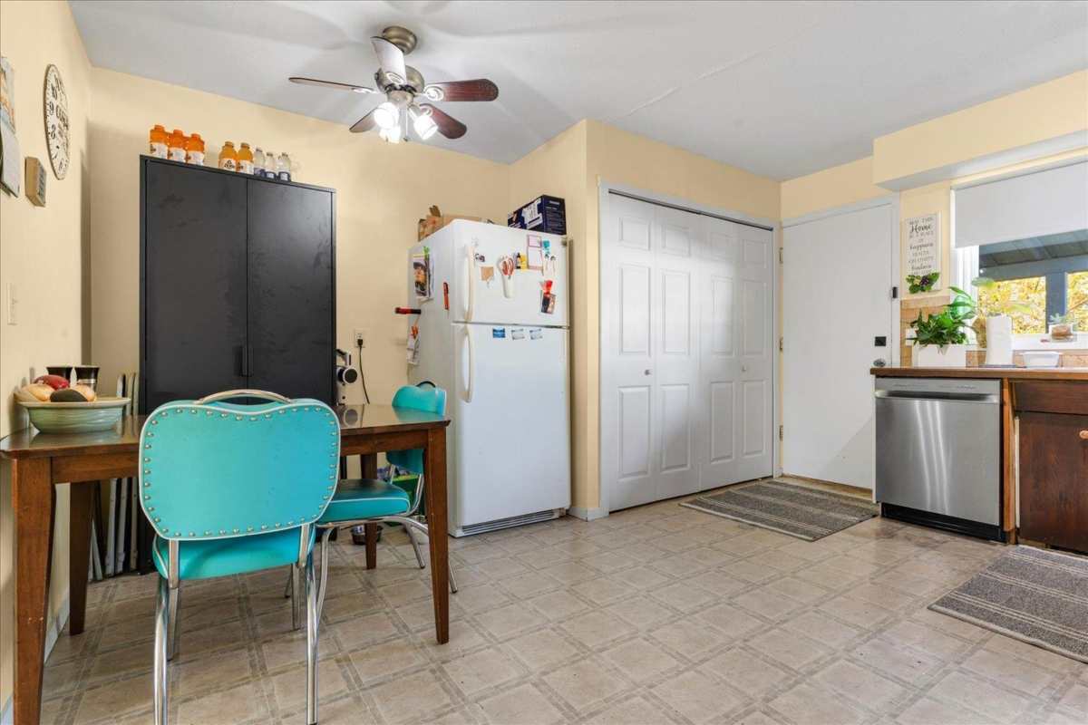 Bedroom 3 Photo of 9395 Carleton Street, Chilliwack, BC