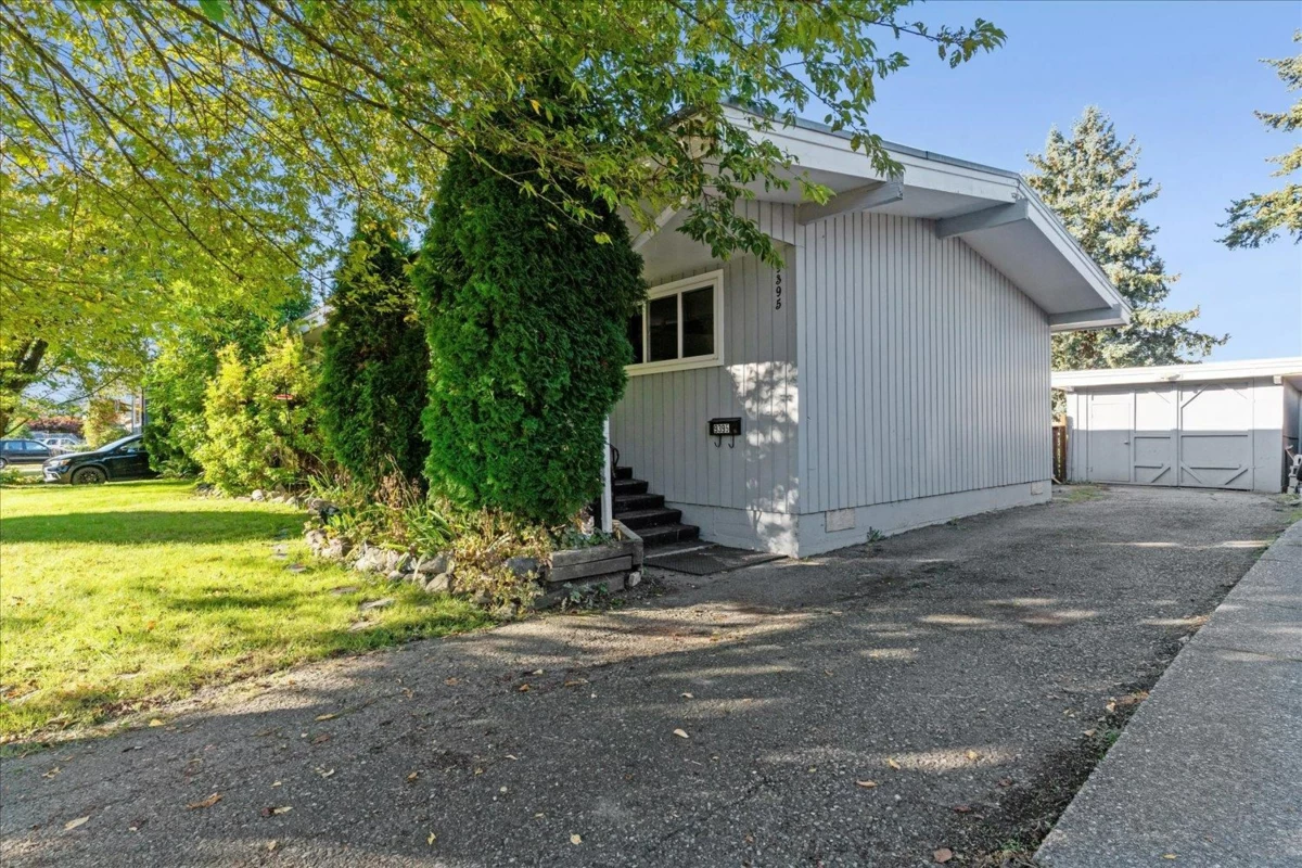 Dining Area Photo of 9395 Carleton Street, Chilliwack, BC