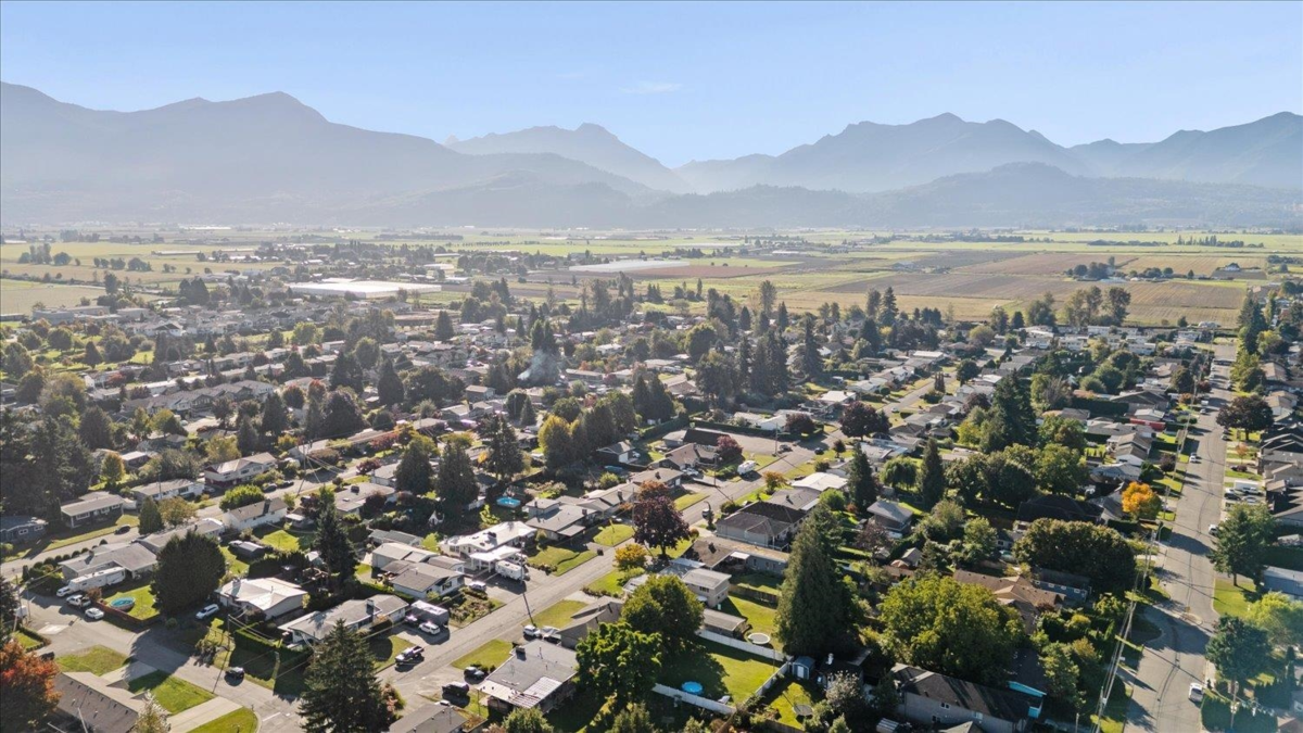 Outdoor Deck Photo of 9395 Carleton Street, Chilliwack, BC