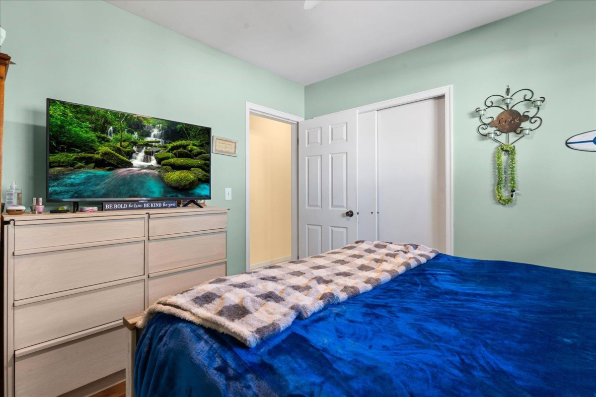 Powder Room Photo of 9395 Carleton Street, Chilliwack, BC