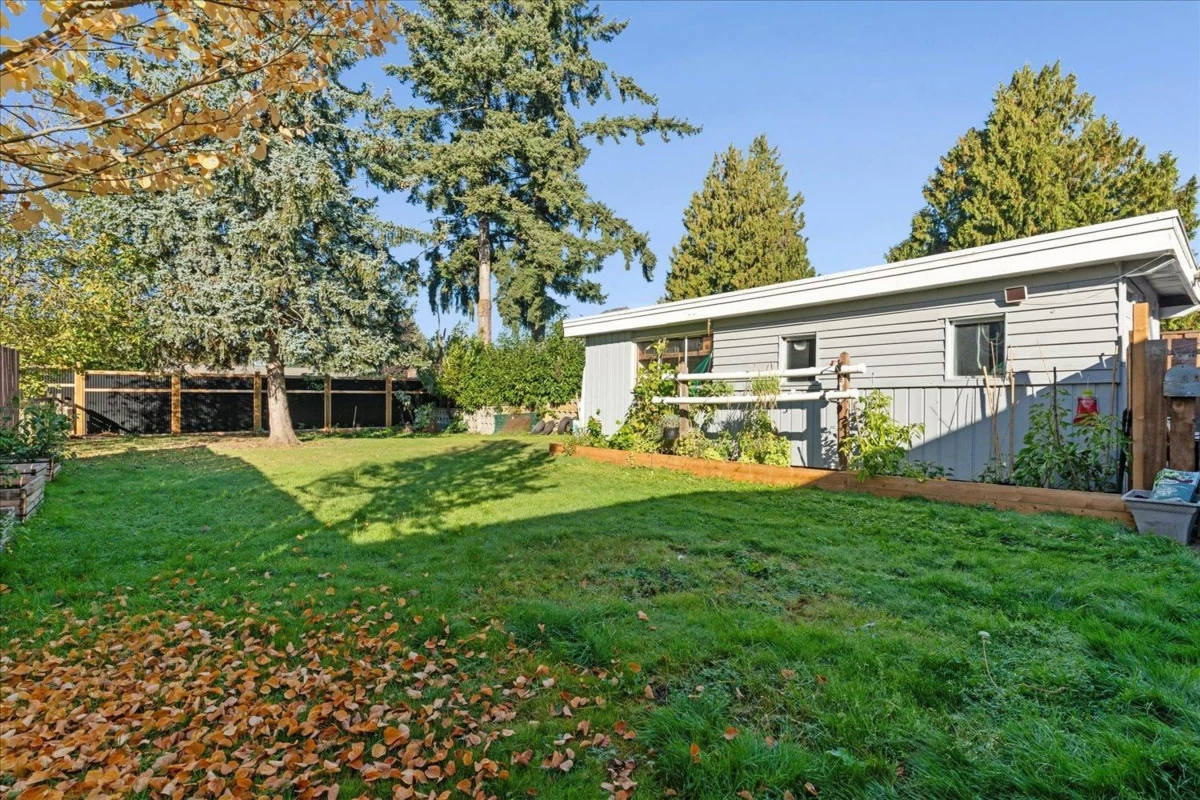 Staircase Photo of 9395 Carleton Street, Chilliwack, BC