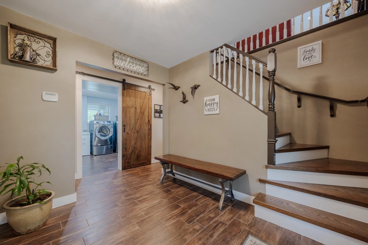 Dining Area Photo of 13078 61a Avenue, Surrey, BC