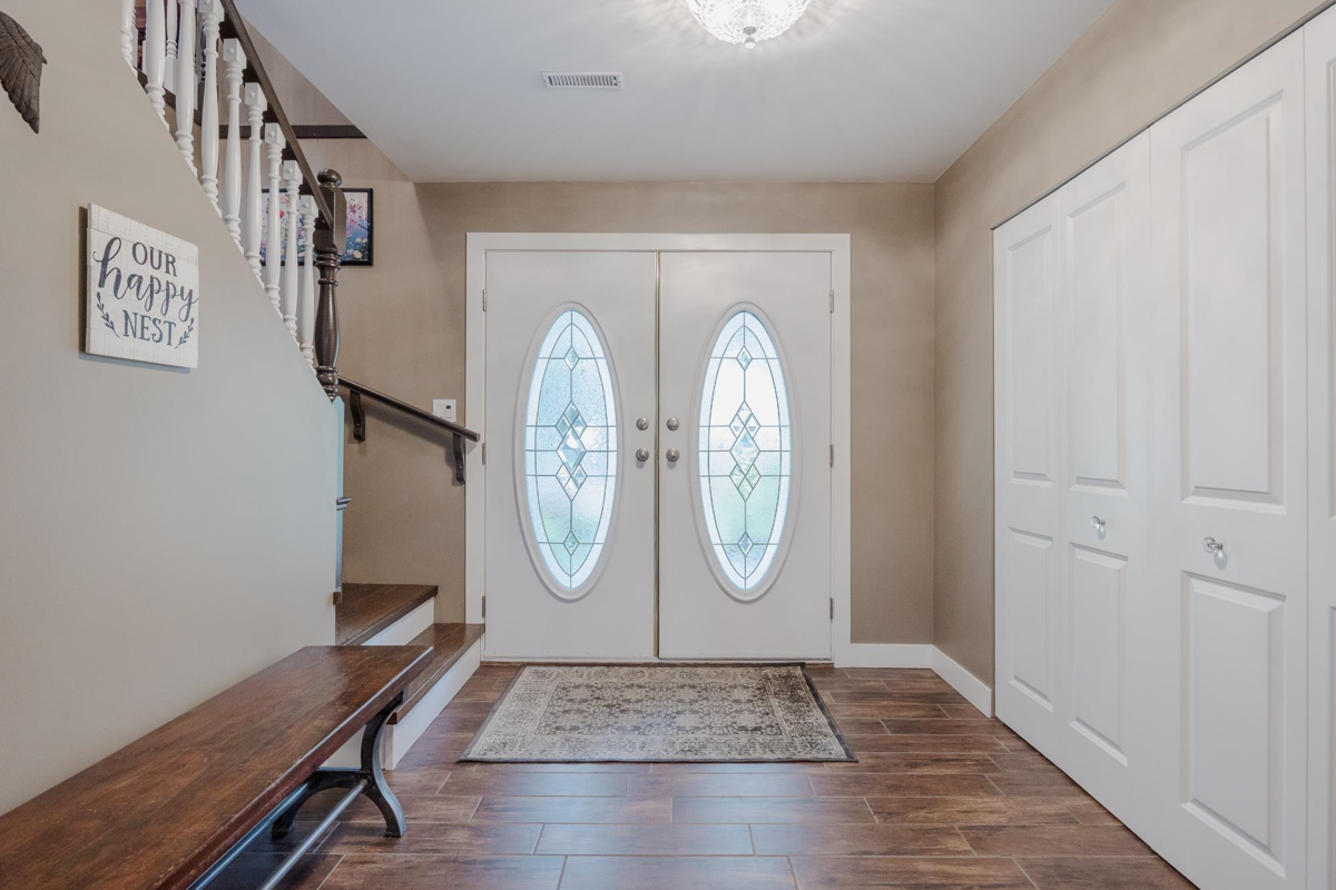 Family Room Photo of 13078 61a Avenue, Surrey, BC
