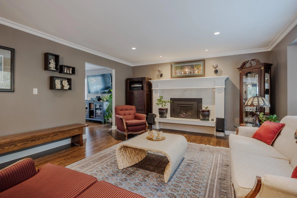 Laundry Room Photo of 13078 61a Avenue, Surrey, BC