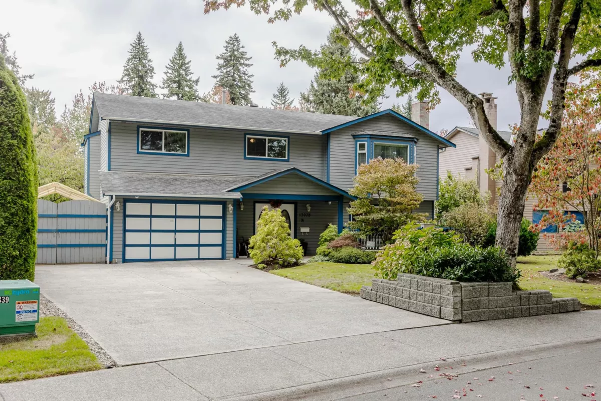 Living Room Photo of 13078 61a Avenue, Surrey, BC