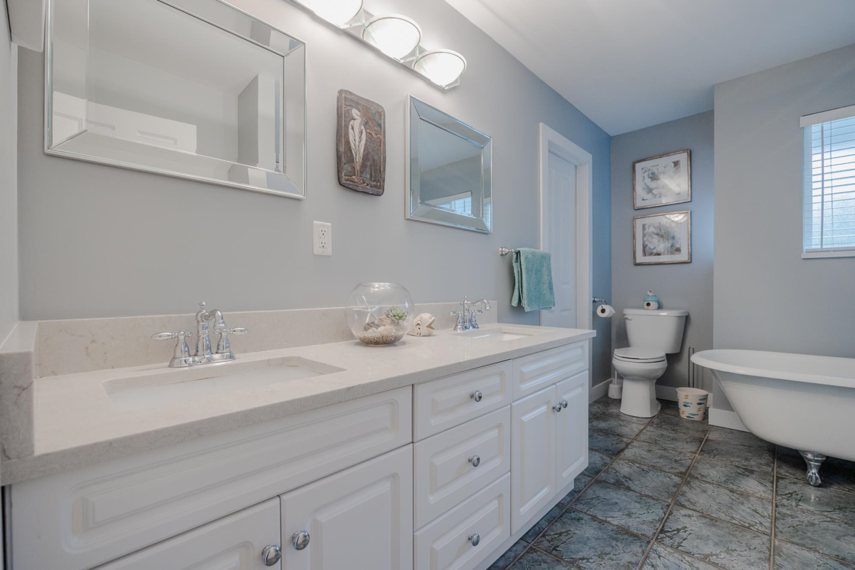 Staircase Photo of 13078 61a Avenue, Surrey, BC