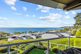 504 15015 Victoria Avenue, White Rock, BC