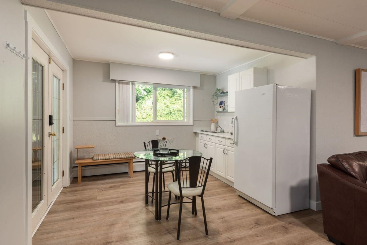 Garden / Landscaping Photo of 1613 Lincoln Avenue, Port Coquitlam, BC