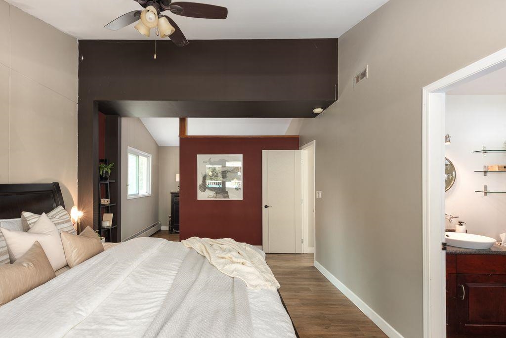 Guest Bathroom Photo of 1613 Lincoln Avenue, Port Coquitlam, BC